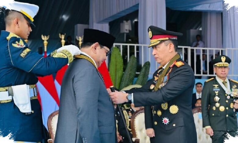 Prabowo Diganjar Medali Kehormatan Polri, Momen Cikeas Penuh Simbol Penghormatan
