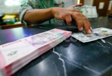 Dolar AS Kian Menguat, Rupiah Hampir Tembus Rp18.000 Lagi