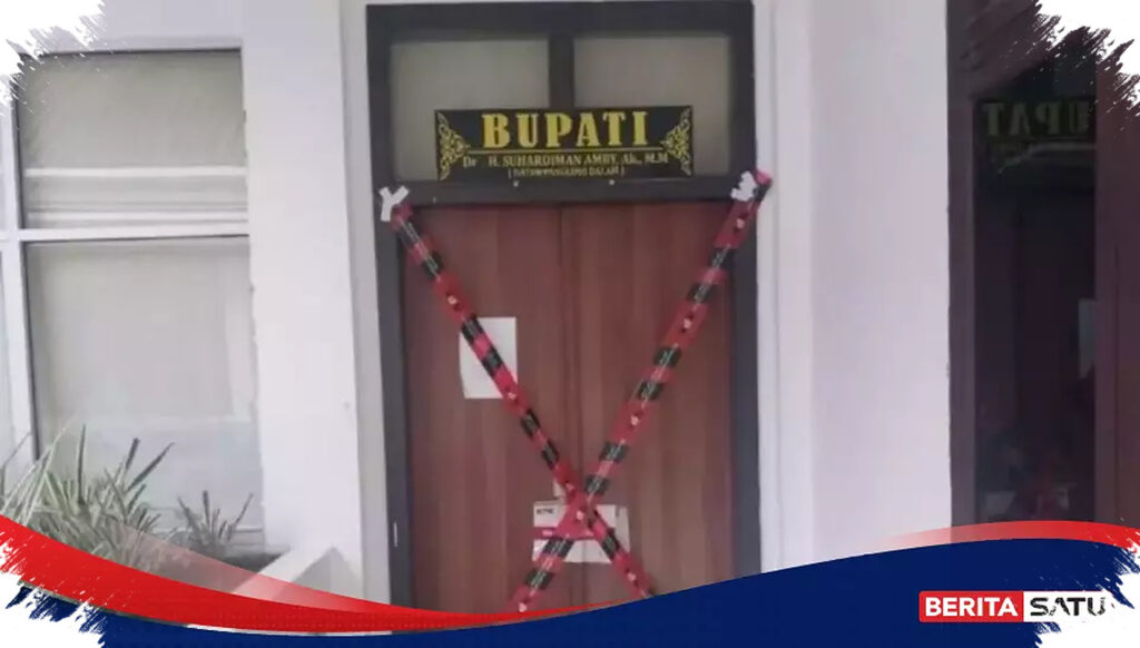Mobil Mewah dan Kursi Sekda Kuansing yang Memicu Tiga Tersangka KPK