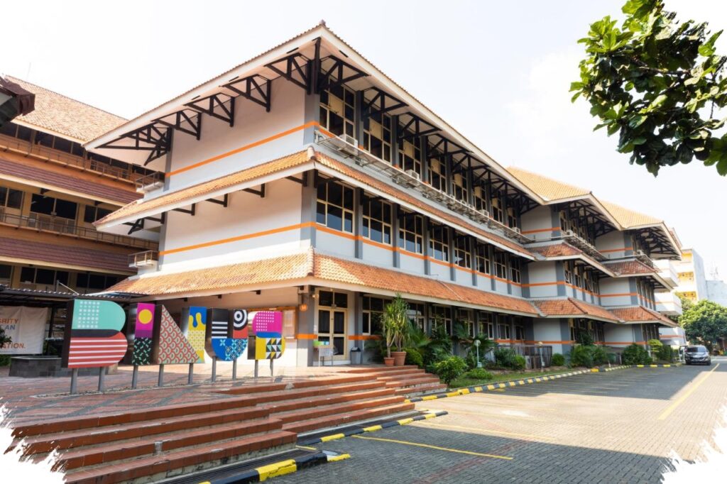 BINUS Menyamai UI dan UGM di Bisnis-Manajemen, Ini 6 Kampus Terkuat 2026