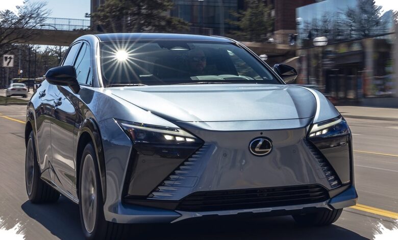 RZ 350e Premium Ternyata Paling Masuk Akal, Lexus Justru Menjual Nilai Terbaik di Trim Terjangkau
