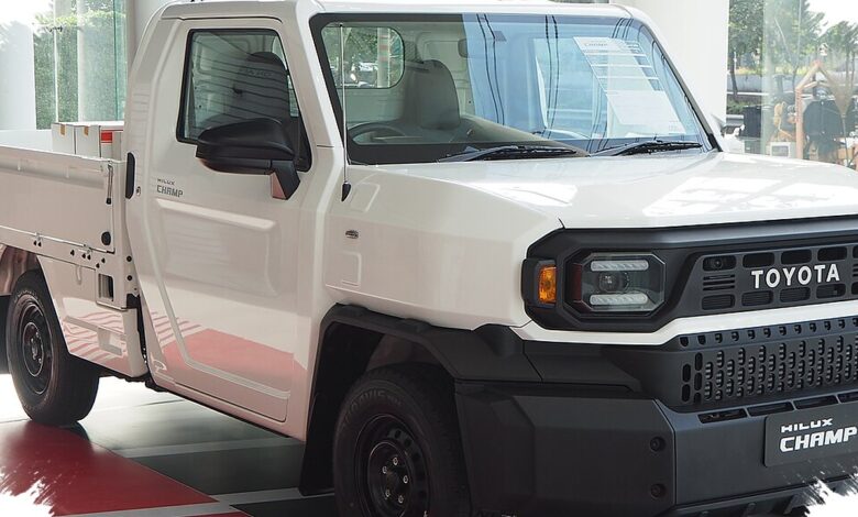 Hilux Listrik Tembus Rp 1 Miliar, Toyota Bawa Pikap Ini ke Level Baru