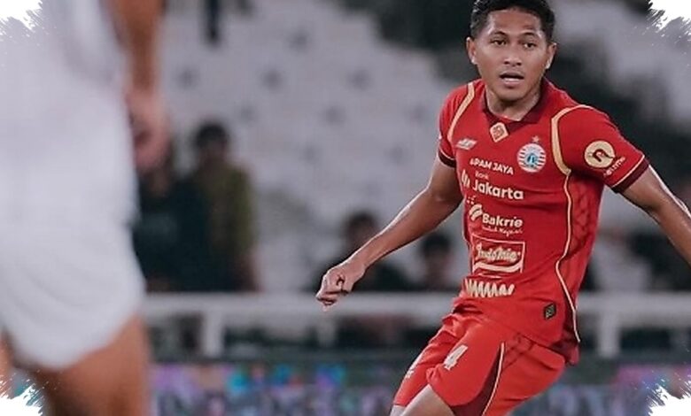 Fajar Fathurrahman Tak Hanya Bersinar di Persija, Ia Juga Lulus Sarjana dan Diganjar Kampus