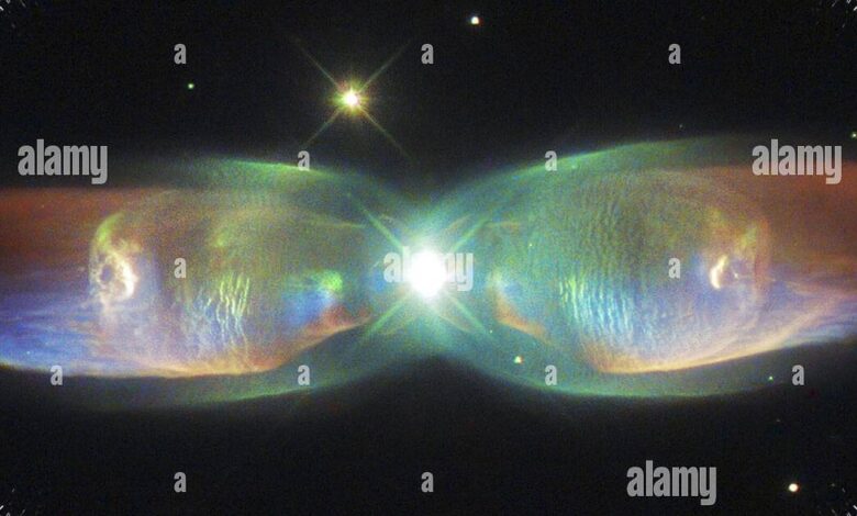 Twin Jet Nebula, Kupu-Kupu Kosmik yang Dibentuk Dua Bintang Pusat