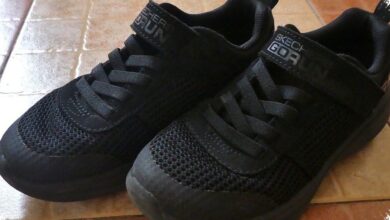 5 Skechers Hitam untuk Sekolah yang Paling Nyaman Dipakai Seharian