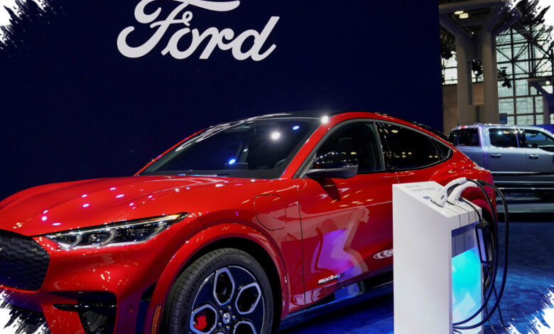 Ford Siapkan Pikap Listrik Sekecil Itu, Atapnya Hampir Sejajar Bahu Expedition