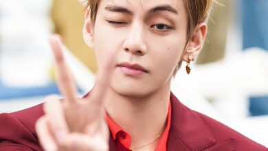 V BTS Tampil Serba Merah di Paris, Penampilannya Langsung Menarik Perhatian