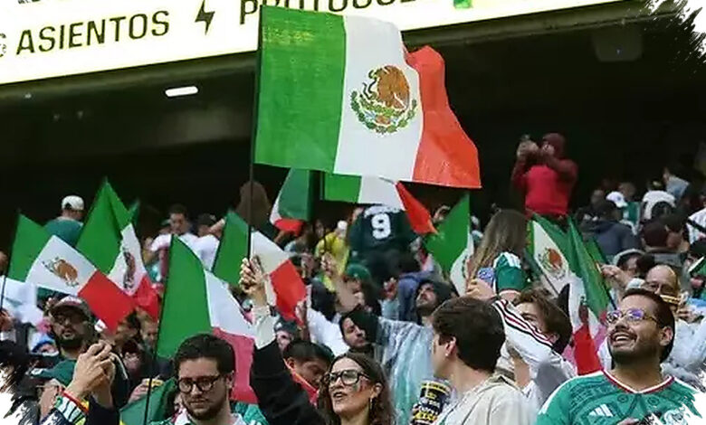Hujan Deras Tunda Laga Inggris Vs Meksiko, Tribun Azteca Tetap Membara