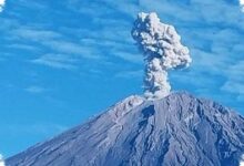 Letusan Semeru Capai 1 Kilometer, Tambang Pasir Dikejar Ancaman Letupan Sekunder