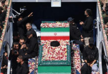 Teheran Memadati Jalur 10 Km, Prosesi Pemakaman Ali Khamenei Digelar Besar-Besaran