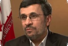Ahmadinejad Muncul di Pemakaman Khamenei, Teheran Kembali Terseret Ketegangan Politik