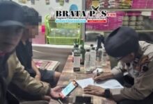 Operasi Pekat II Candi Di Pati Sita 25 Botol Miras Ilegal di Pasar Yaik