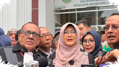 Jokowi Dipersoalkan sebagai Korban, Kubu dr Tifa Seret Legal Standing ke Tengah Sidang