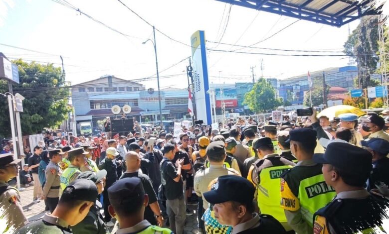Bank Mandiri Taspen Didesak Buka Jalan, Ratusan Pensiunan Tagih Pembatalan Kredit