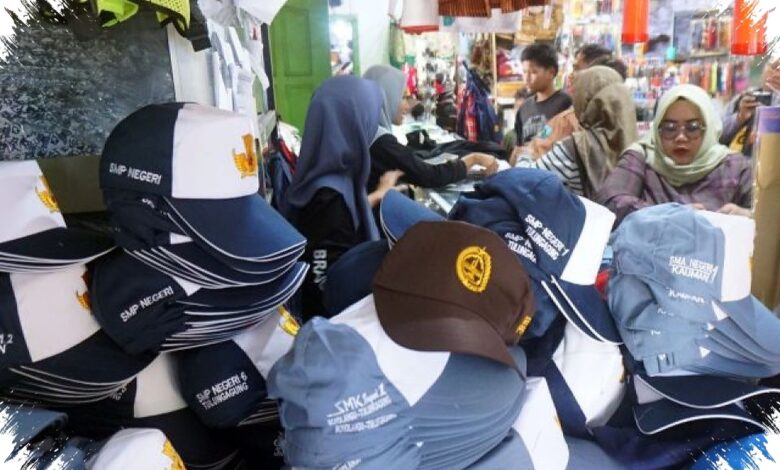 Omzet Seragam Sekolah di Tulungagung Belum Pulih, Belanja Orang Tua Masih Serba Hemat