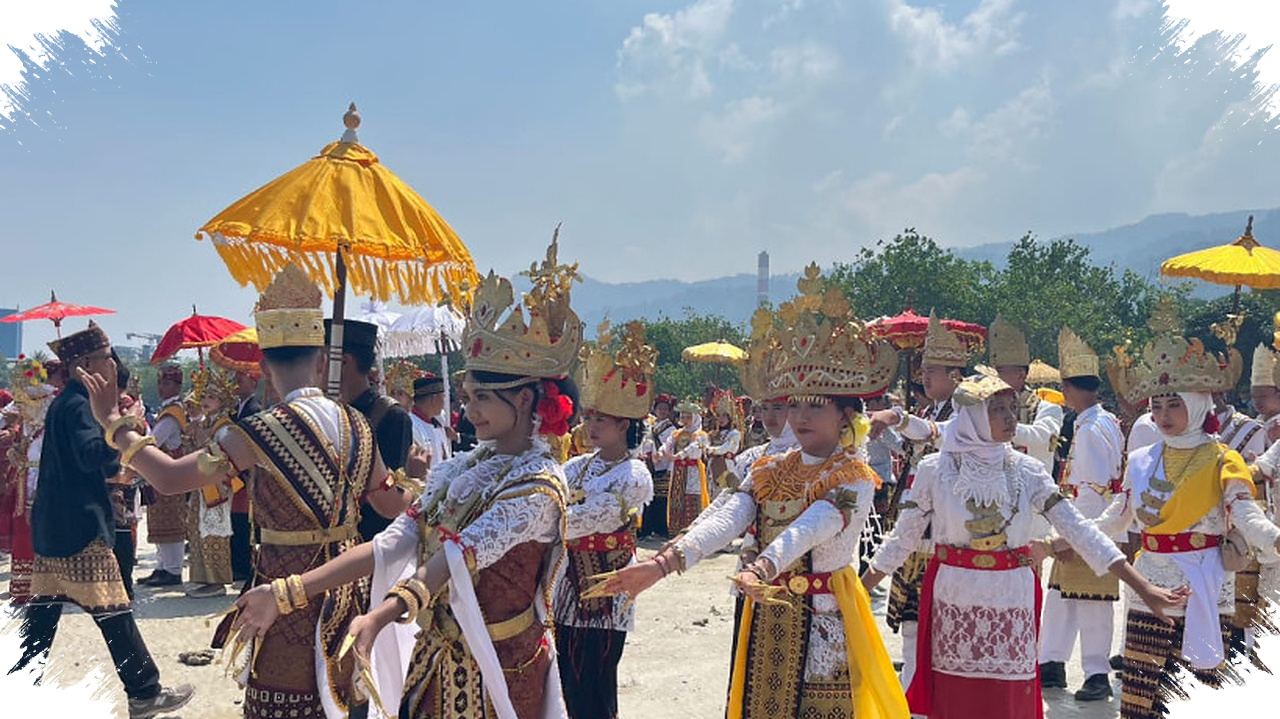 Gelar Adat di Pantai Lampung, Saibatin dan Pepadun Bertemu dalam Satu Prosesi
