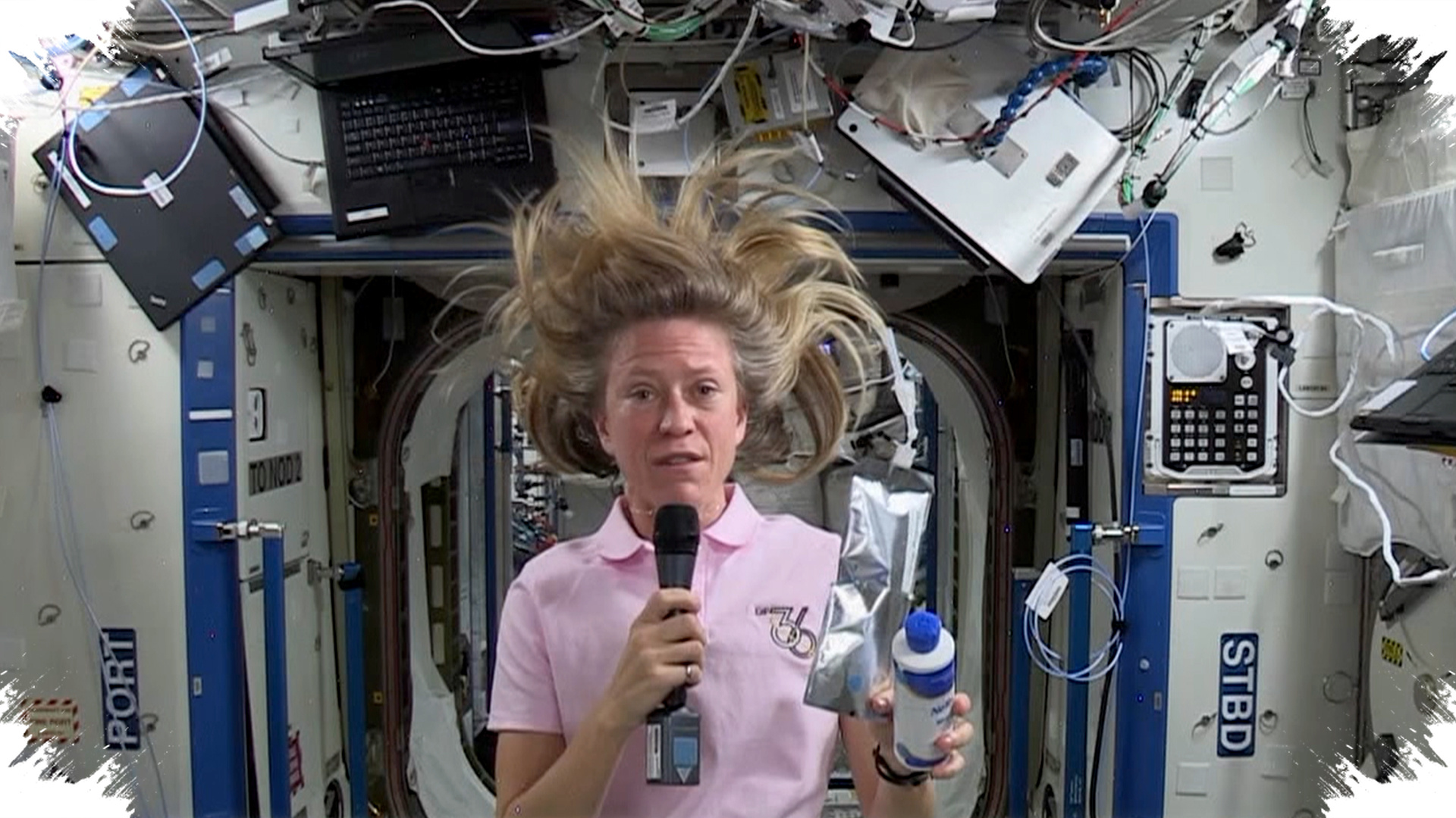 Keramas di ISS Hanya Pakai 250 ml Air, Begini Cara Astronaut Menjaganya Tetap Bersih
