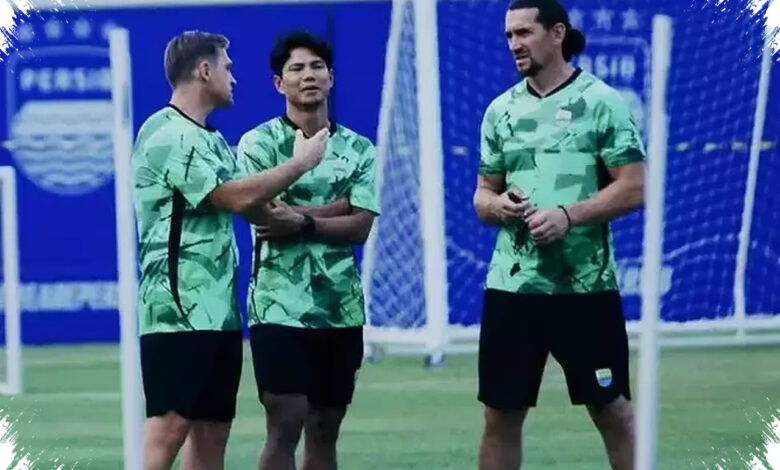 Jupe Naik ke Bangku Pelatih Persib, Tugas Baru yang Tak Banyak Diberi Legenda