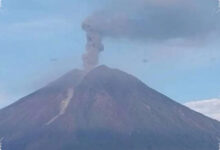 Semeru Kembali Erupsi 8 Kali Seharian, Semburan Abu Tertinggi Capai 900 Meter