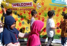 MPLS di SD Wirosaban Fokus ke-Jogjaan, Anak Baru Langsung Diajak Salim dan Ngaji