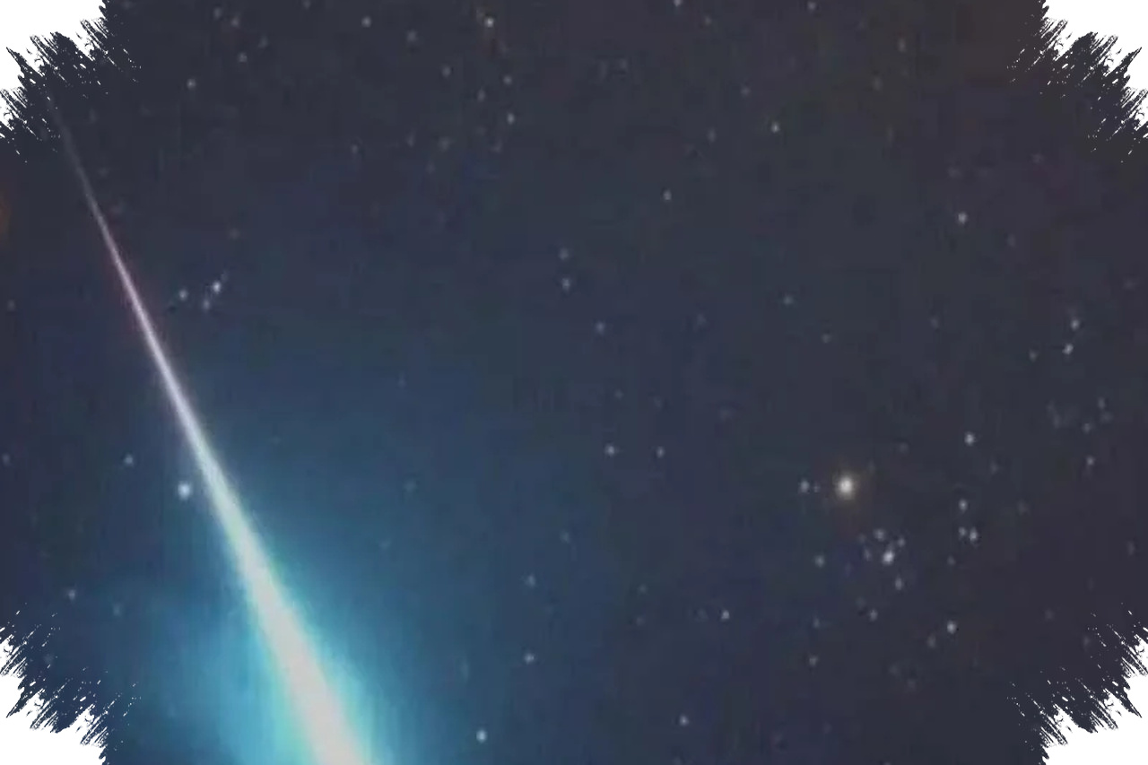Meteor Melintas Ubah Warna di Langit Jawa, BRIN Jelaskan Penyebab Dentumannya