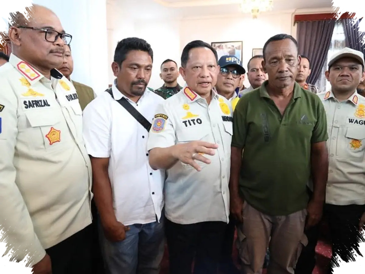 Barber Dipanggil ke Labschool Kebayoran, Rambut Siswa Baru Langsung Dirapikan