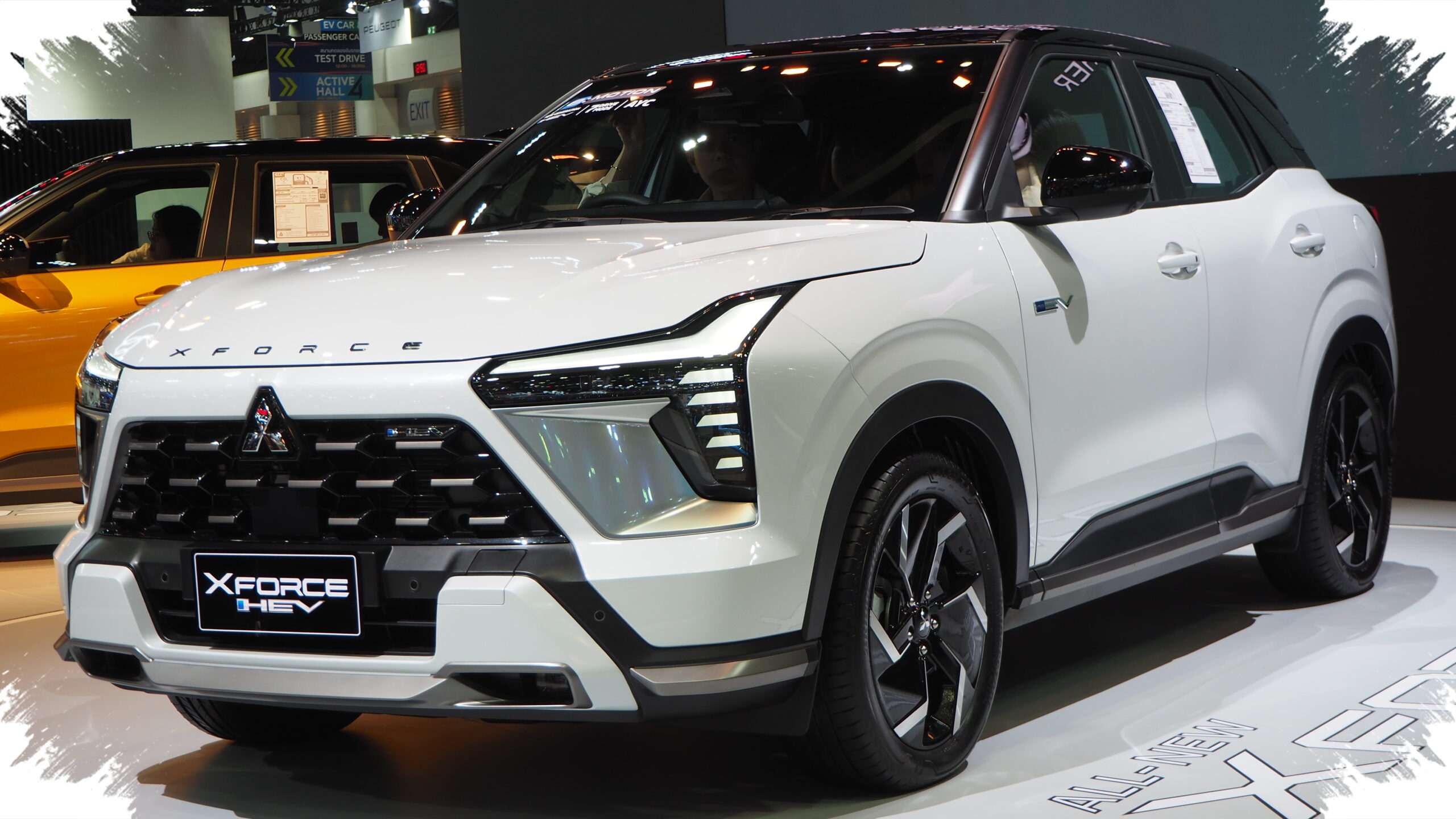 Xforce HEV Menguat Jadi Mobil Hybrid Pertama Mitsubishi di Indonesia