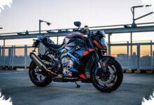 BMW M 1000 RR Lawan Fireblade SP, Selisih Tipis yang Bikin Duel Ini Makin Panas