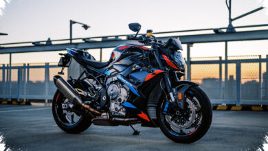 BMW M 1000 RR Lawan Fireblade SP, Selisih Tipis yang Bikin Duel Ini Makin Panas