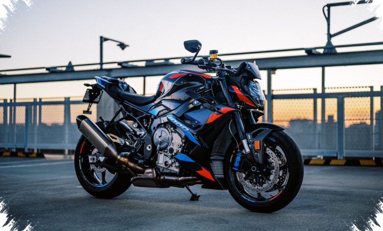 BMW M 1000 RR Lawan Fireblade SP, Selisih Tipis yang Bikin Duel Ini Makin Panas