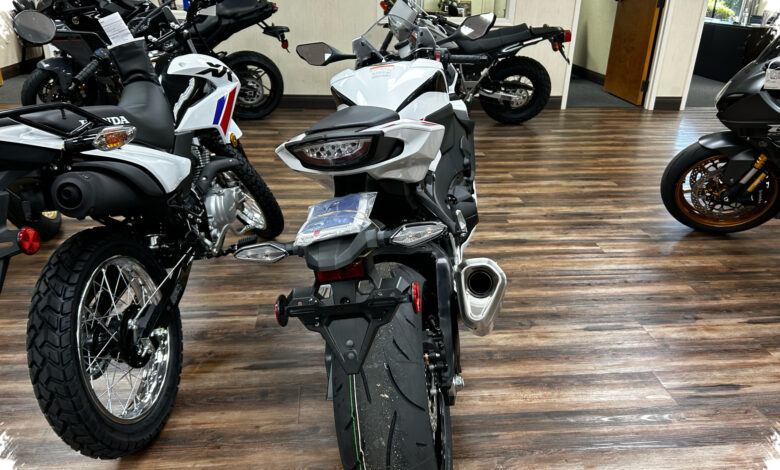 CBR150R dan CB150R Tawarkan Hemat Sampai Rp 6,5 Juta, Promo Honda Juli Ini Paling Menarik