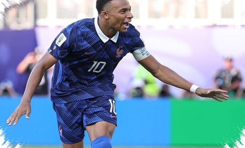 Mbappe Kehilangan Kendali di Semifinal, Siku ke Kepala Unai Simon Jadi Sorotan