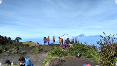 5 Trekking di Jawa yang Paling Memanjakan Mata, dari Ramah Pemula hingga Ekstrem