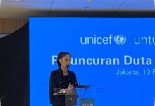 Cinta Laura Sekolahkan Asisten Pribadinya Sampai Lulus, Langkahnya Bikin Kagum