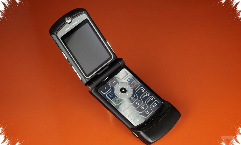 7 Keunggulan Motorola Razr Fold yang Membuat Ponsel Lipat Premium Tertekan