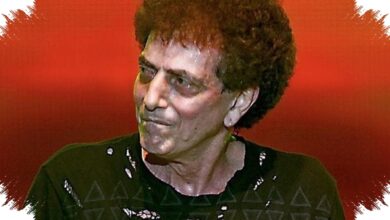 Hujan Deras Tak Menghentikan Achmad Albar, di Usia 80 Tahun Ia Tetap di Panggung