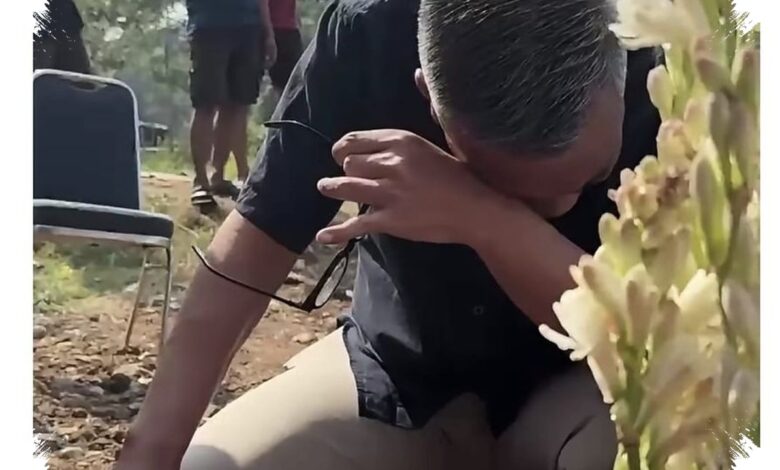 Tangis Abdel di Makam Temon, Perpisahan Tertunda Setelah Pulang dari Amerika