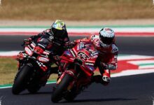 Bagnaia Masuk Aprilia pada 2027, Bezzecchi Siap Hadapi Rival di Garasi Sendiri