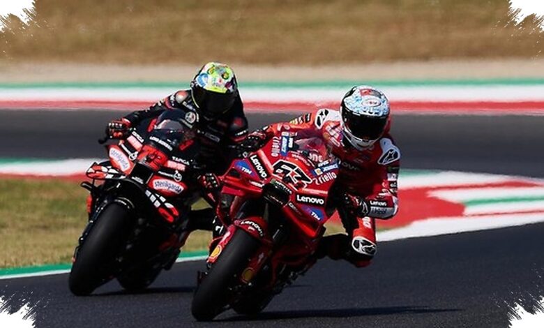 Bagnaia Masuk Aprilia pada 2027, Bezzecchi Siap Hadapi Rival di Garasi Sendiri