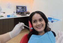 4 Komplikasi Implan Gigi yang Bisa Mengganggu Fungsi Kunyah jika Terlambat Ditangani