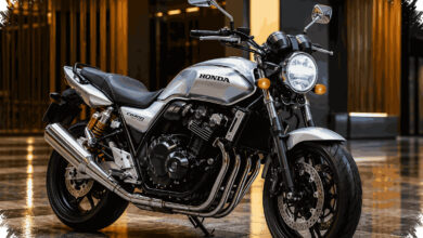 Honda CB400 Super Four E-Clutch, Mesin 4 Silinder Kini Lebih Praktis di Macet