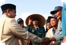 Prabowo Tekankan TNI dan Polri Harus Dekat dengan Rakyat, Kesejahteraan Jadi Dasar Pertahanan