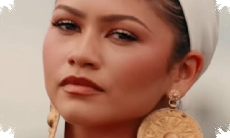 Anting Zendaya Diduga Memakai Artefak Ribuan Tahun, Risiko Pasar Gelap Dipersoalkan