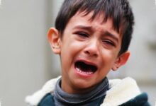 7 Cara Meredakan Tangis Anak di Gerbang Sekolah, Pamitan Singkat Lebih Membantu