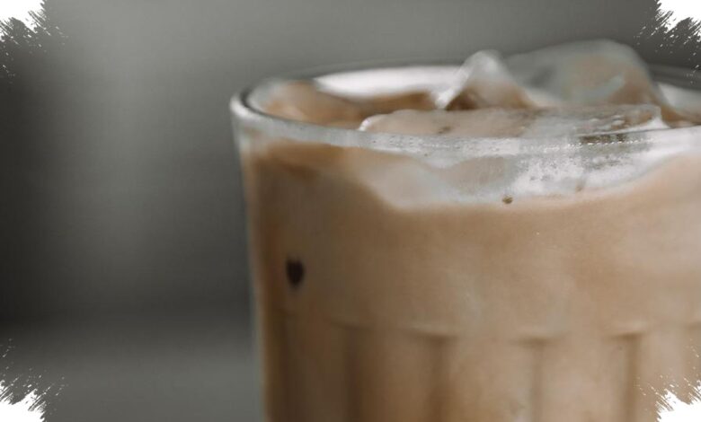 5 Cara Es Kopi Susu Tetap Creamy tanpa Kental Manis, Susu Full Cream Jadi Kunci