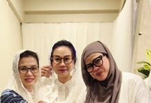 Donna Agnesia Berhijab Putih di Tahlil Rachmat Gobel, Pesan Toleransinya Menguatkan