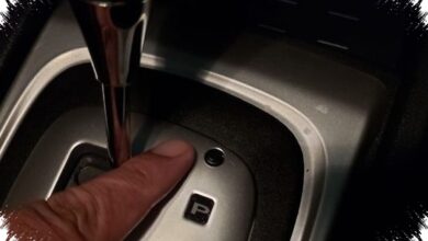 Parkir Paralel Tak Harus Mengunci Mobil Matik, Shift Lock Memindahkan Tuas ke N
