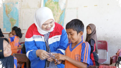 Dari Limbah Menjadi Karya, Siswa Pesisir Medan Belajar Menjaga Lingkungan