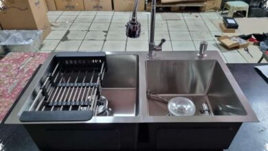 Dapur Makin Padat, Kitchen Sink Ini Sediakan Dudukan Ponsel dan Area Kerja