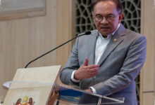 Dana Pensiun PNS Malaysia Tergerus Investasi eFishery, Anwar Buka Suara di Parlemen